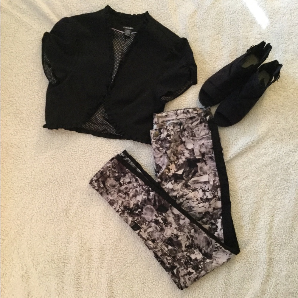 Decorative Pants With Black Vertical Stripes - Picture 7 of 8